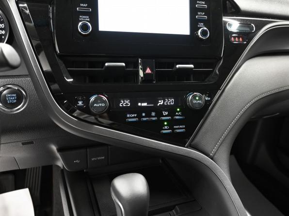 Toyota Camry VIII (XV70) Рестайлинг с пробегом 2021 года, цена 2 475 000 рублей, 70154 км, седан, Автокод Объявления