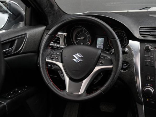 Suzuki Kizashi с пробегом 2011 года, цена 1 050 000 рублей, 309997 км, седан, Автокод Объявления