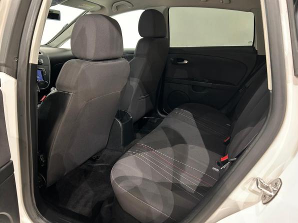 SEAT Leon II Рестайлинг с пробегом 2012 года, цена 569 000 рублей, 209291 км, хэтчбек, Автокод Объявления