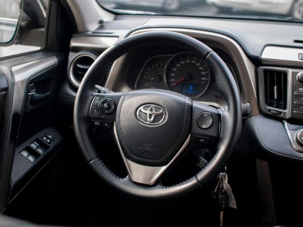 Toyota RAV4 IV (XA40) с пробегом 2013 года, цена 1 800 000 рублей, 249285 км, внедорожник, Автокод Объявления