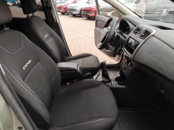 Renault Sandero II с пробегом 2015 года, цена 949 000 рублей, 56354 км, хэтчбек, Автокод Объявления