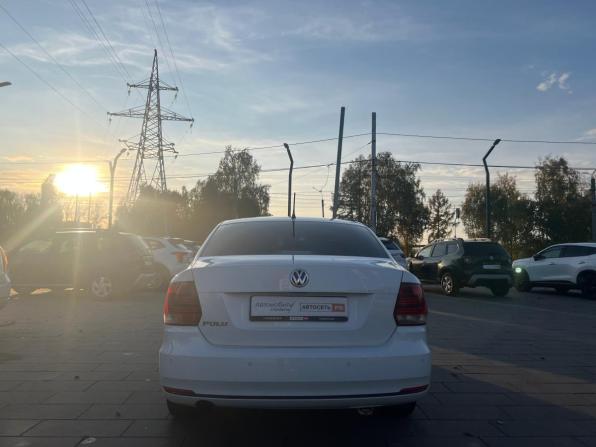 Volkswagen Polo V Рестайлинг с пробегом 2016 года, цена 1 050 000 рублей, 157843 км, седан, Автокод Объявления