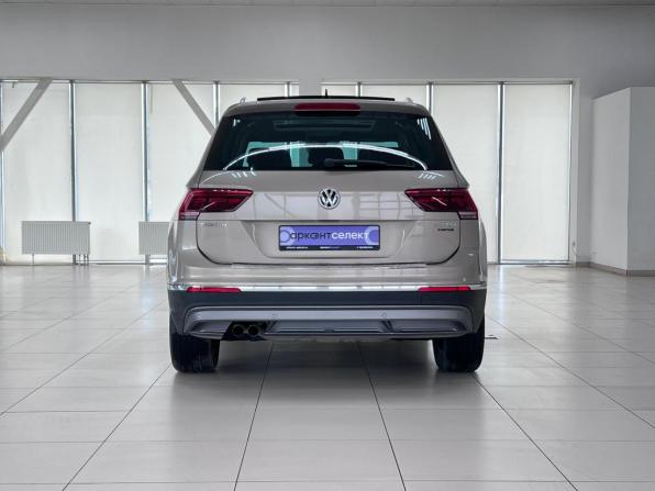 Volkswagen Tiguan II с пробегом 2017 года, цена 2 300 000 рублей, 157751 км, внедорожник, Автокод Объявления