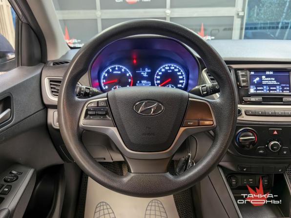 Hyundai Solaris II с пробегом 2018 года, цена 1 078 000 рублей, 166000 км, седан, Автокод Объявления