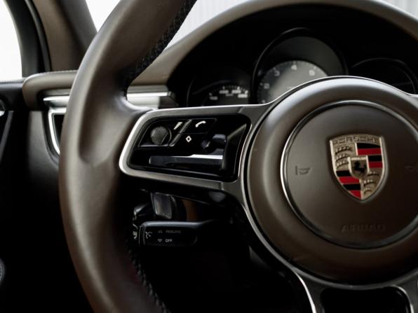 Porsche Macan I с пробегом 2015 года, цена 2 695 000 рублей, 132462 км, внедорожник, Автокод Объявления