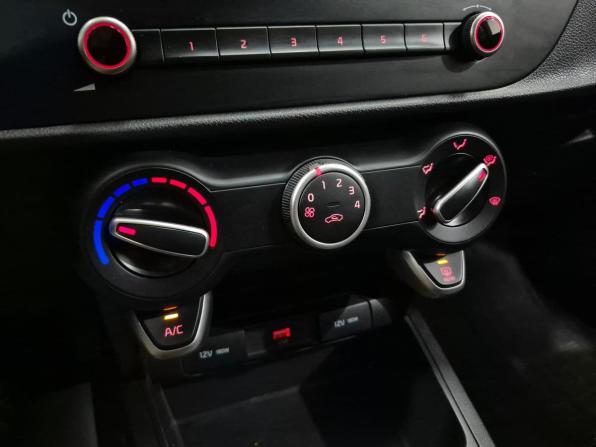 Kia Rio IV Рестайлинг с пробегом 2021 года, цена 1 795 000 рублей, 74874 км, хэтчбек, Автокод Объявления