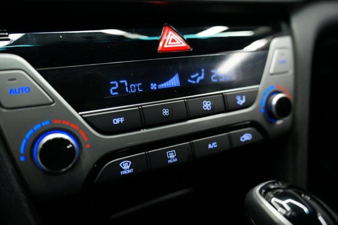 Hyundai Elantra VI (AD) с пробегом 2016 года, цена 1 640 000 рублей, 83000 км, седан, Автокод Объявления
