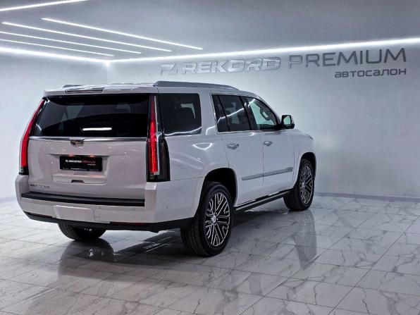Cadillac Escalade IV с пробегом 2020 года, цена 6 600 000 рублей, 65696 км, внедорожник, Автокод Объявления