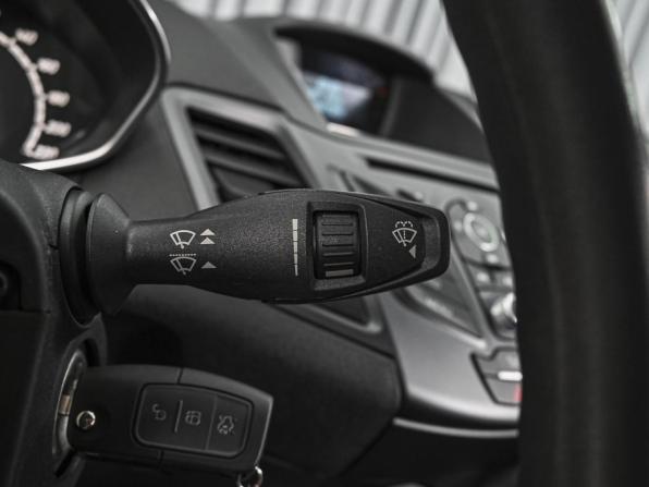 Ford Fiesta Mk6 Рестайлинг с пробегом 2016 года, цена 967 000 рублей, 54966 км, хэтчбек, Автокод Объявления