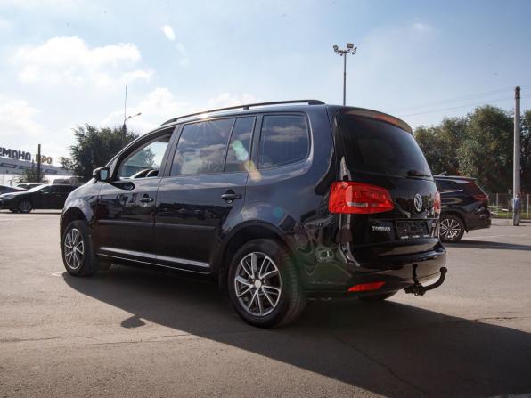 Volkswagen Touran I Рестайлинг 2 с пробегом 2010 года, цена 650 000 рублей, 247919 км, компактвэн, Автокод Объявления