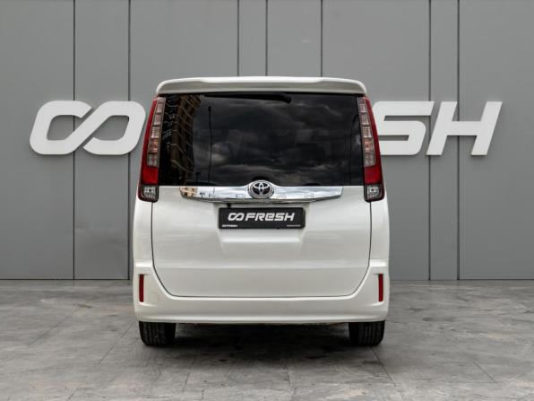 Toyota Noah III (R80) с пробегом 2015 года, цена 1 760 000 рублей, 199441 км, минивэн, Автокод Объявления