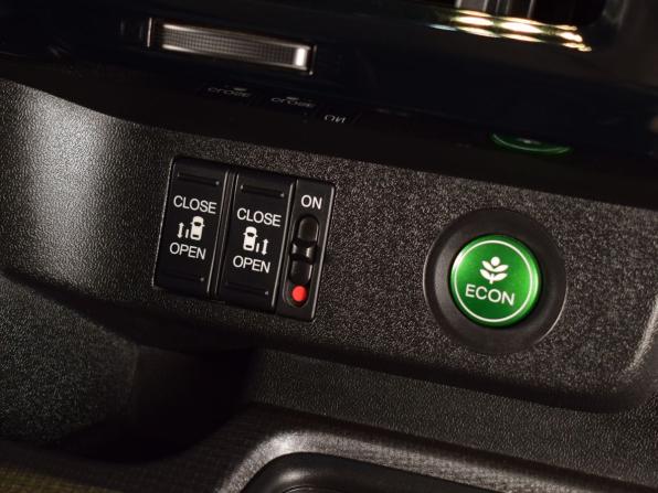 Honda Stepwgn V Рестайлинг с пробегом 2019 года, цена 2 119 995 рублей, 117247 км, минивэн, Автокод Объявления