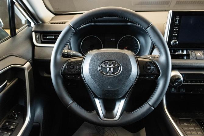 Toyota RAV4 V (XA50) с пробегом 2019 года, цена 2 964 000 рублей, 51248 км, внедорожник, Автокод Объявления