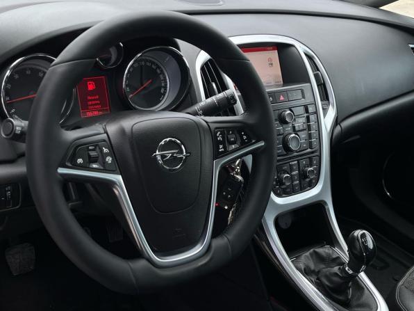 Opel Astra J Рестайлинг с пробегом 2014 года, цена 830 000 рублей, 155693 км, хэтчбек, Автокод Объявления