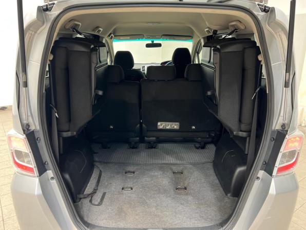 Honda Freed I Рестайлинг с пробегом 2012 года, цена 1 049 000 рублей, 205842 км, компактвэн, Автокод Объявления