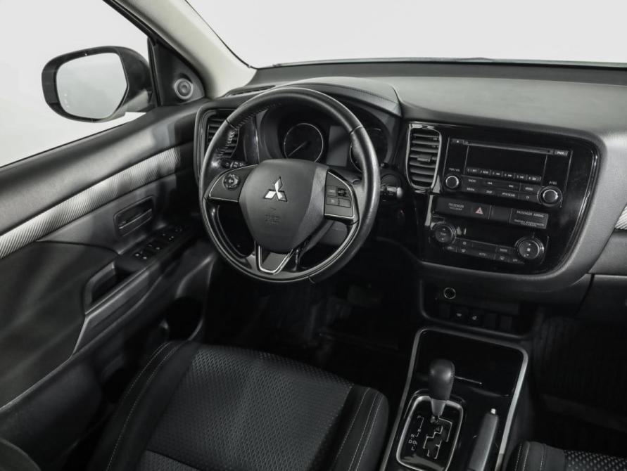 Mitsubishi Outlander III Рестайлинг 2 Санкт-Петербург  - изображение 9