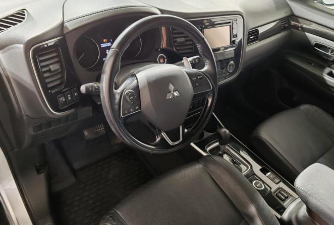 Mitsubishi Outlander III Рестайлинг 2 с пробегом 2017 года, цена 1 680 000 рублей, 271600 км, внедорожник, Автокод Объявления