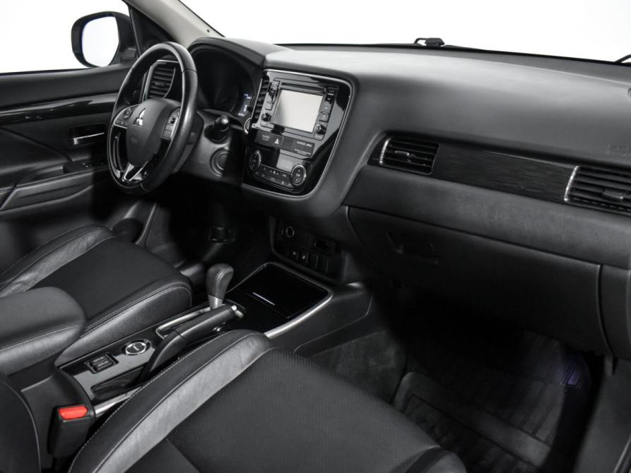 Mitsubishi Outlander III Рестайлинг 2 Санкт-Петербург  - изображение 14