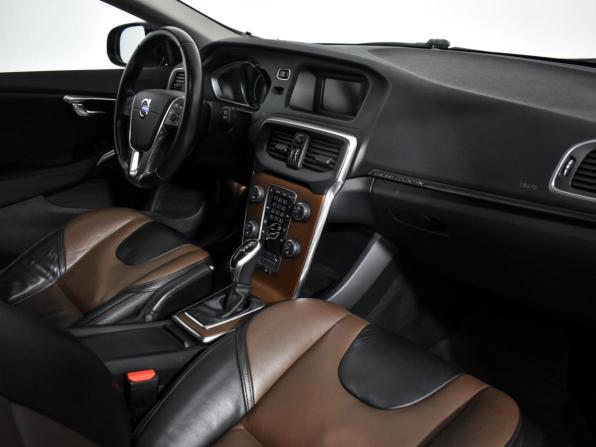 Volvo V40 Cross Country I с пробегом 2013 года, цена 1 248 790 рублей, 132964 км, хэтчбек, Автокод Объявления