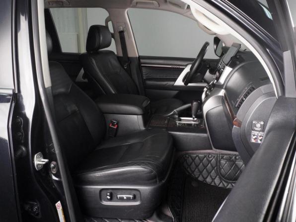 Toyota Land Cruiser 200 Series Рестайлинг 1 с пробегом 2012 года, цена 3 910 000 рублей, 323017 км, внедорожник, Автокод Объявления