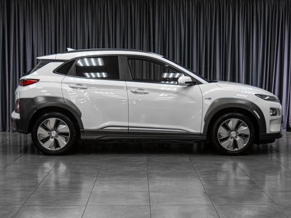 Hyundai Kona I с пробегом 2019 года, цена 1 879 000 рублей, 112725 км, внедорожник, Автокод Объявления