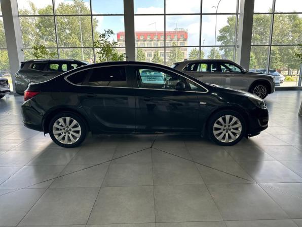 Opel Astra J Рестайлинг с пробегом 2014 года, цена 745 000 рублей, 179000 км, седан, Автокод Объявления