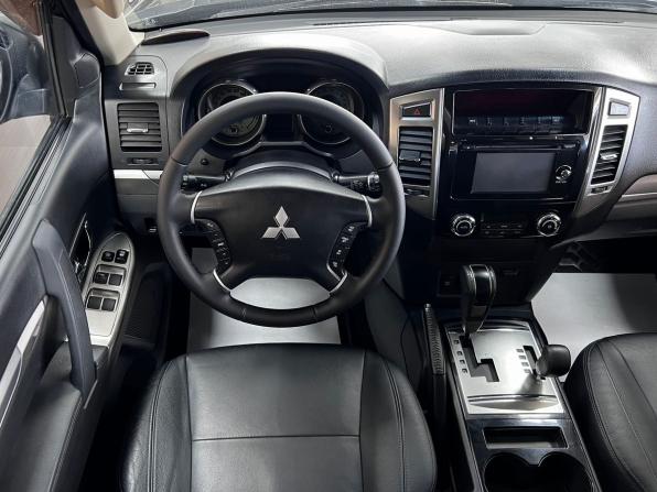 Mitsubishi Pajero IV Рестайлинг 2 с пробегом 2015 года, цена 2 480 000 рублей, 175438 км, внедорожник, Автокод Объявления