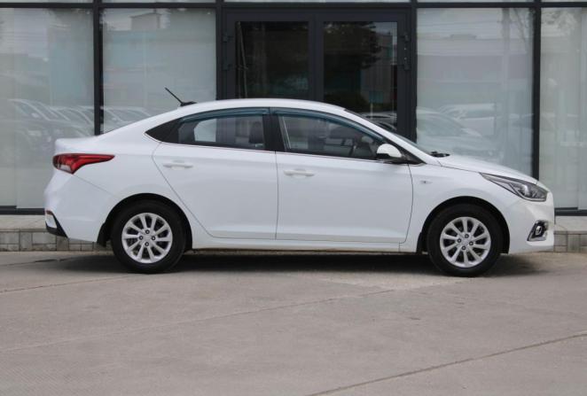 Hyundai Solaris II с пробегом 2018 года, цена 1 475 000 рублей, 125168 км, седан, Автокод Объявления