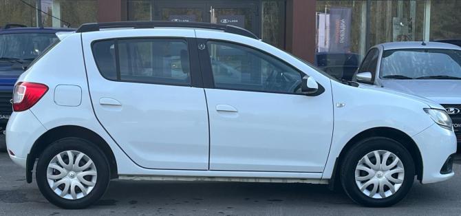 Renault Sandero II с пробегом 2017 года, цена 780 000 рублей, 208115 км, хэтчбек, Автокод Объявления