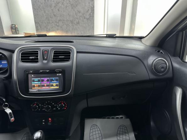 Renault Sandero II с пробегом 2017 года, цена 1 265 000 рублей, 68984 км, хэтчбек, Автокод Объявления