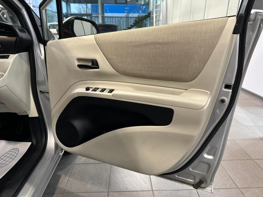 Toyota Sienta II Санкт-Петербург  - изображение 12