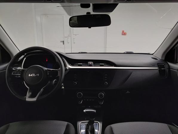Kia Rio IV Рестайлинг с пробегом 2021 года, цена 1 616 000 рублей, 130946 км, седан, Автокод Объявления