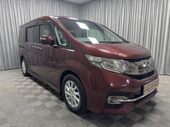 Honda Stepwgn V с пробегом 2016 года, цена 2 150 000 рублей, 169084 км, минивэн, Автокод Объявления