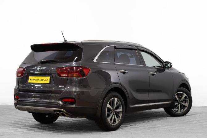 Kia Sorento II Рестайлинг с пробегом 2018 года, цена 2 449 000 рублей, 110000 км, внедорожник, Автокод Объявления