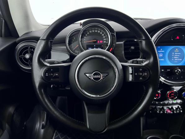 Mini Hatch III (F55/F56) Рестайлинг 2 с пробегом 2021 года, цена 1 850 000 рублей, 159175 км, хэтчбек, Автокод Объявления