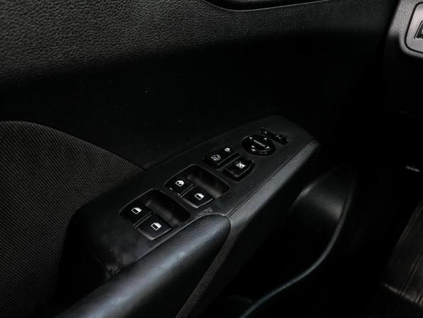 Hyundai Solaris II с пробегом 2019 года, цена 939 400 рублей, 220049 км, седан, Автокод Объявления