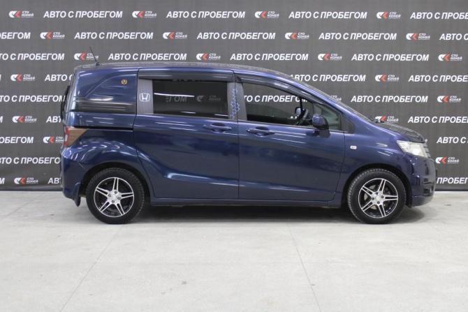 Honda Freed I с пробегом 2011 года, цена 973 000 рублей, 135000 км, компактвэн, Автокод Объявления