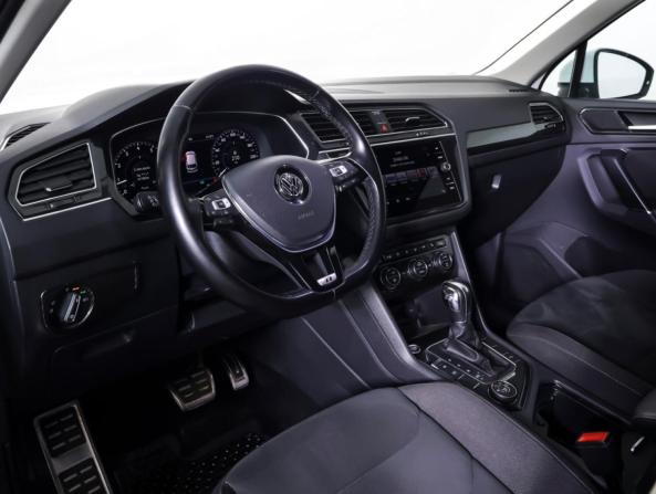 Volkswagen Tiguan II с пробегом 2017 года, цена 2 380 000 рублей, 114279 км, внедорожник, Автокод Объявления