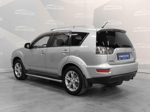 Mitsubishi Outlander II Рестайлинг с пробегом 2010 года, цена 1 199 000 рублей, 274300 км, внедорожник, Автокод Объявления