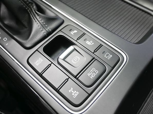 Kia Sorento III Prime Рестайлинг с пробегом 2018 года, цена 2 959 900 рублей, 112500 км, внедорожник, Автокод Объявления