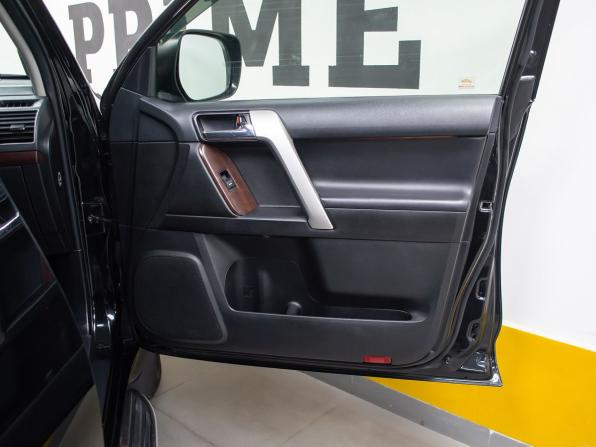 Toyota Land Cruiser Prado 150 Series Рестайлинг 1 с пробегом 2015 года, цена 3 699 000 рублей, 252751 км, внедорожник, Автокод Объявления