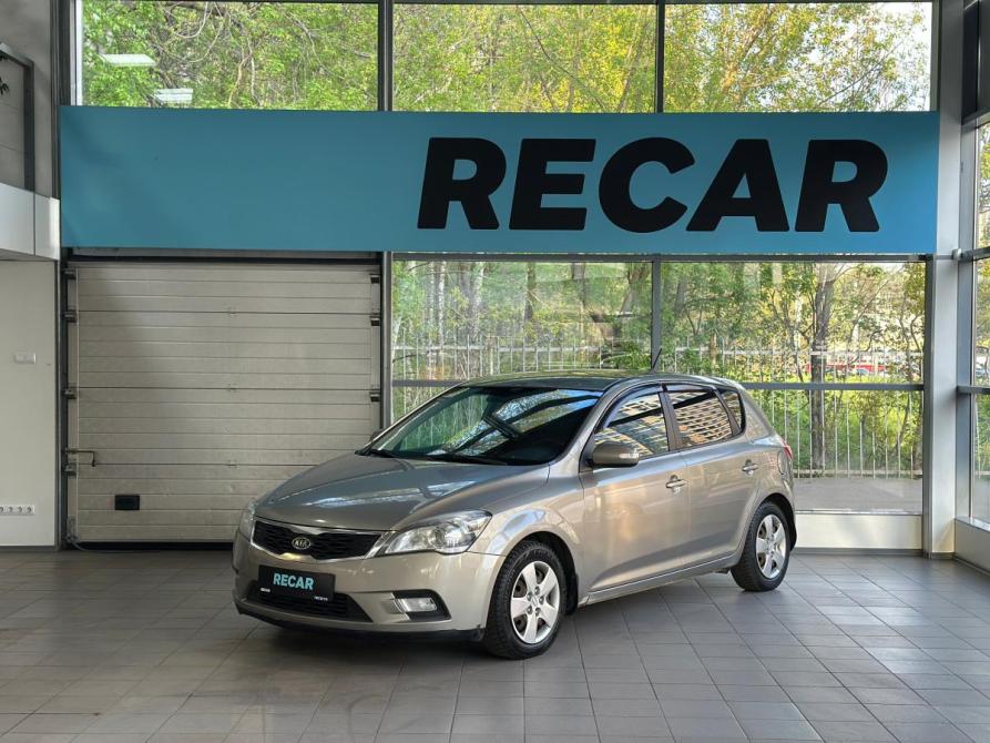 Kia Ceed I Рестайлинг Санкт-Петербург  - изображение 1