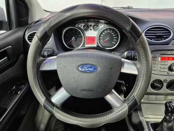 Ford Focus II Рестайлинг с пробегом 2010 года, цена 683 000 рублей, 215600 км, седан, Автокод Объявления