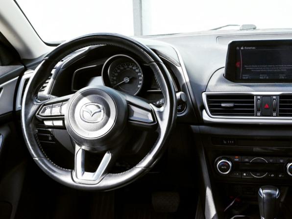 Mazda 3 III (BM) Рестайлинг с пробегом 2017 года, цена 1 675 000 рублей, 97834 км, седан, Автокод Объявления