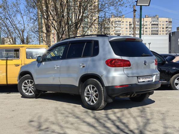 Volkswagen Tiguan I Рестайлинг с пробегом 2013 года, цена 729 000 рублей, 306237 км, внедорожник, Автокод Объявления