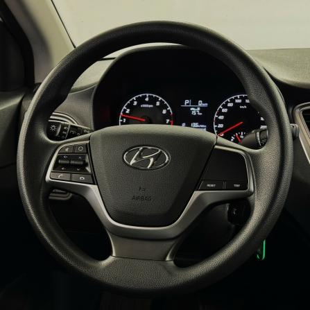 Hyundai Solaris II Рестайлинг с пробегом 2021 года, цена 1 670 000 рублей, 64062 км, седан, Автокод Объявления