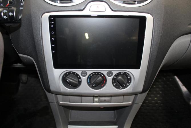 Ford Focus II Рестайлинг с пробегом 2010 года, цена 550 000 рублей, 325932 км, седан, Автокод Объявления