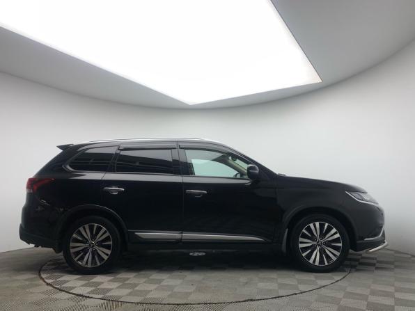 Mitsubishi Outlander III Рестайлинг 3 с пробегом 2019 года, цена 2 159 000 рублей, 176016 км, внедорожник, Автокод Объявления