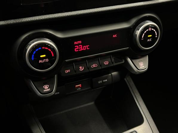 Kia Rio IV Рестайлинг с пробегом 2020 года, цена 1 465 000 рублей, 129186 км, седан, Автокод Объявления