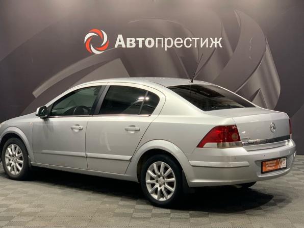Opel Astra H Рестайлинг с пробегом 2012 года, цена 560 000 рублей, 170000 км, седан, Автокод Объявления